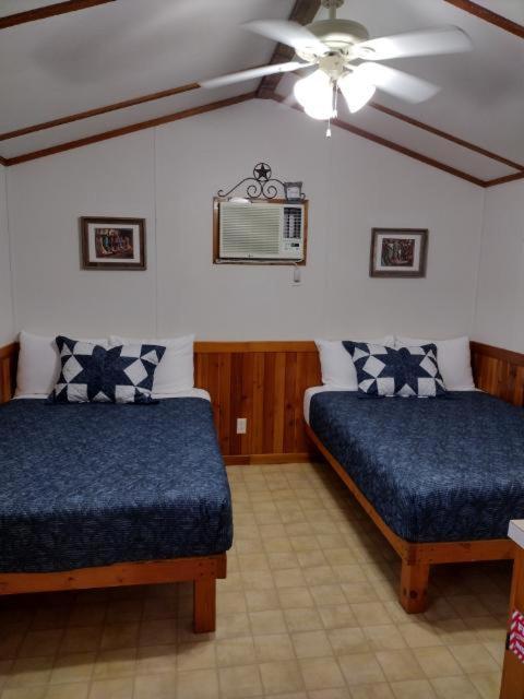 Top Of The Hill Rv Resort & Cabins Waring 외부 사진