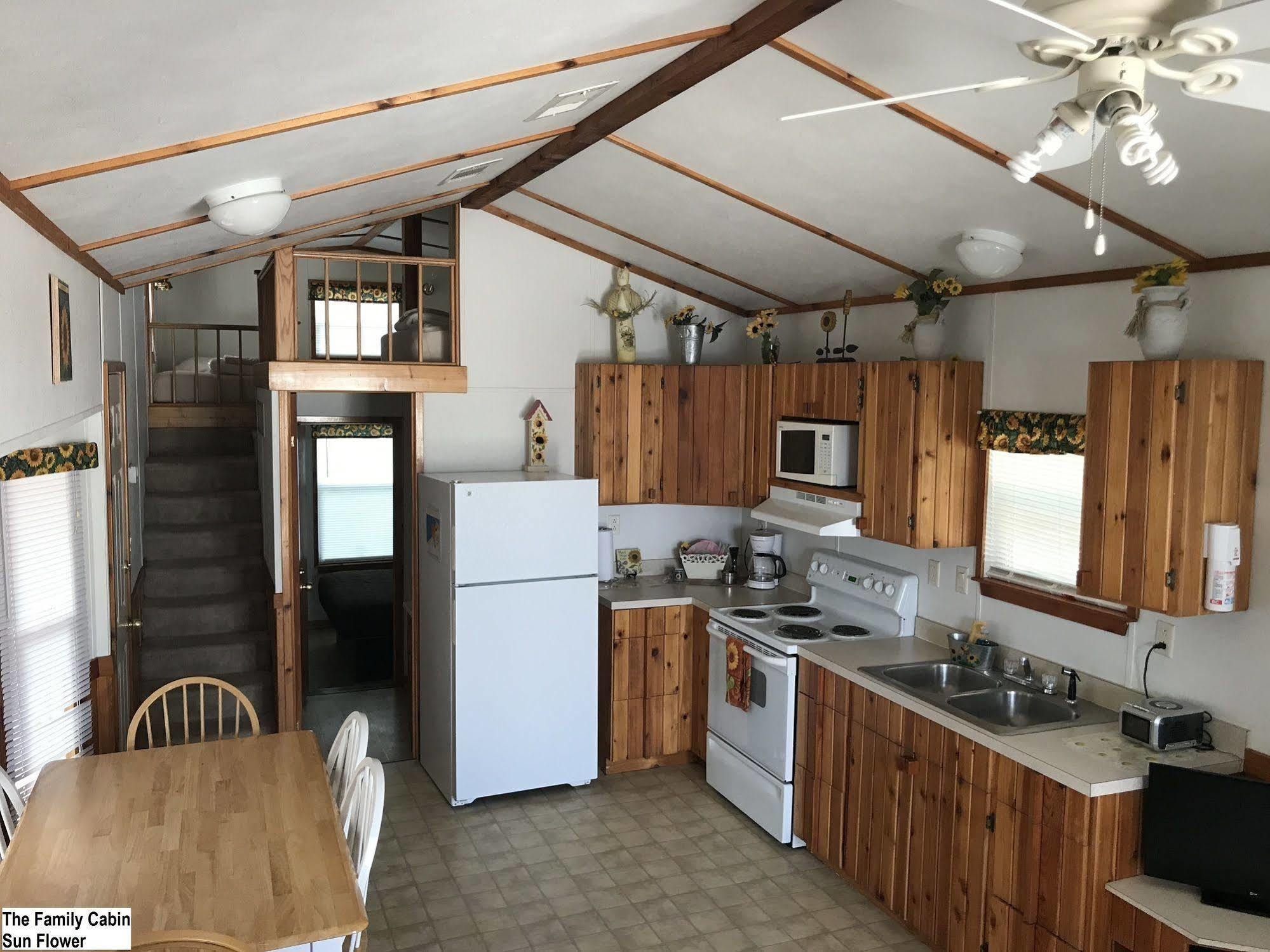 Top Of The Hill Rv Resort & Cabins Waring 외부 사진