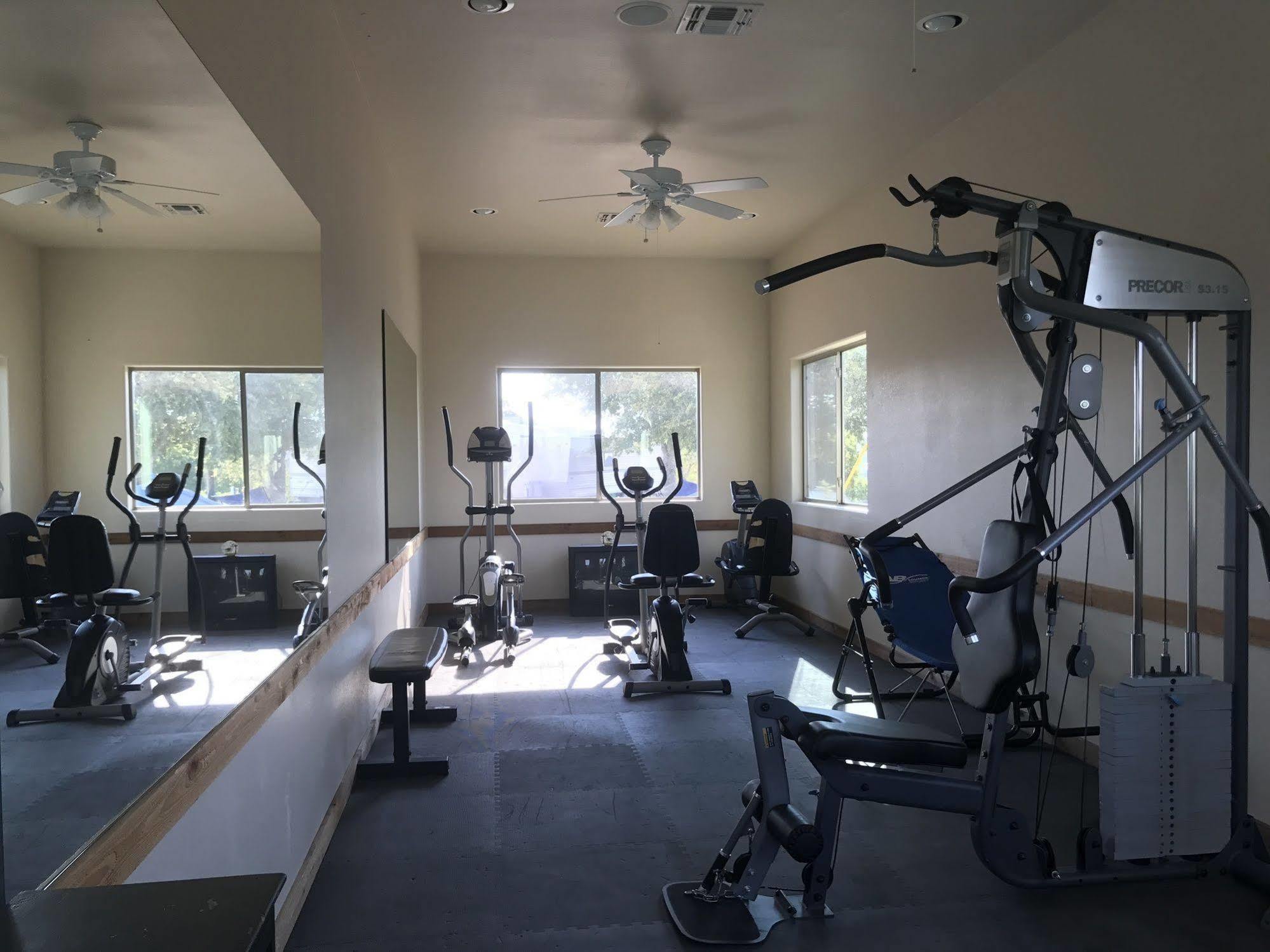 Top Of The Hill Rv Resort & Cabins Waring 외부 사진