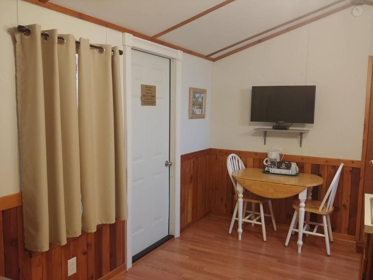 Top Of The Hill Rv Resort & Cabins Waring 외부 사진